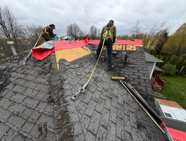 Roofing crew completing residential roofing work in Vaughan